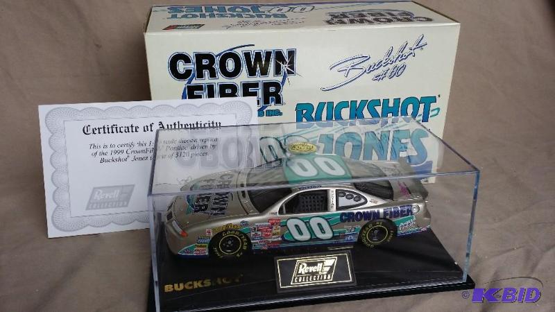 Revell Collection Die cast car 124 scale wit...