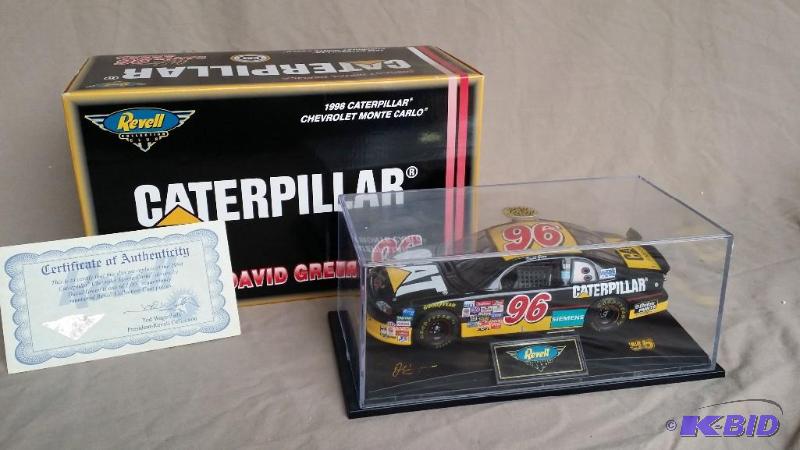 Revell Collection Die cast car 124 scale wit...