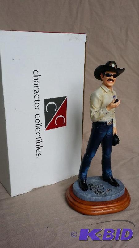 Richard Petty # 43 Limited edition figurine #...