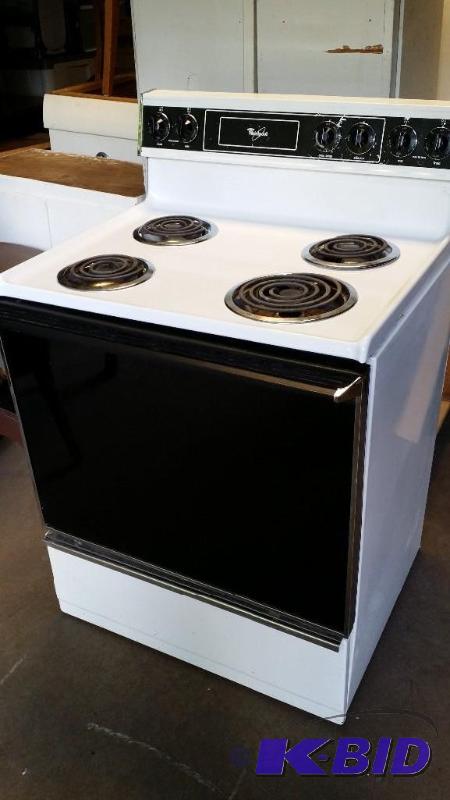 lot 12 image: Whirlpool electric rangeoven. Works great....