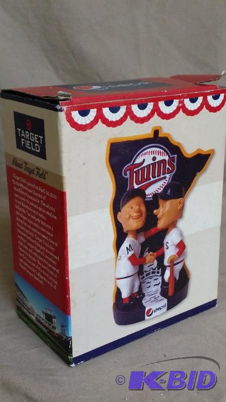 lot 39 image: Minnesota Twins Baseball bobble head. New in ...