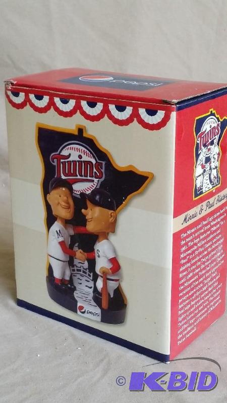lot 40 image: Minnesota Twins Baseball bobble head. New in ...