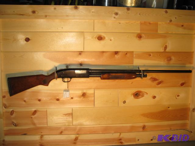 lot 25 image: Mossberg 500C, 20 ga pump shotgun, full choke...