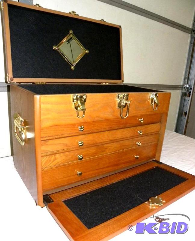 Deluxe 4 drawer Collectors Chest, wood compo...