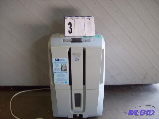 lot 3 image: Delonghi 50 Pint Dehumidifier, Works...