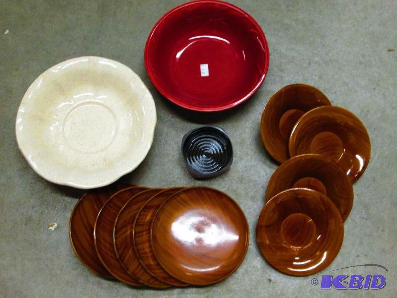 Lot of assorted saucers and bowls...