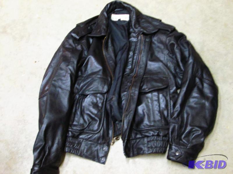Stuart McGuire size L leather coat - Great co...