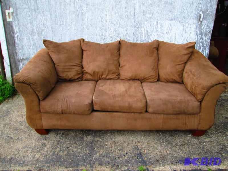 Very nice condition plush tan fabric couch, s...