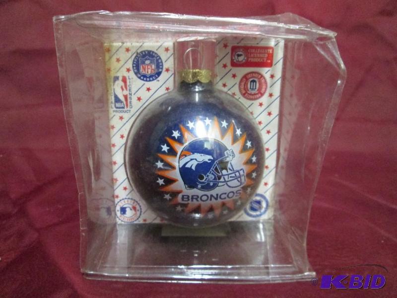 Sports collector series glass Christmas bulb ...