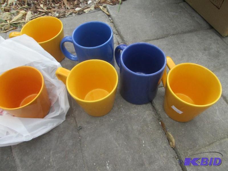 Lot of assorted mugs...