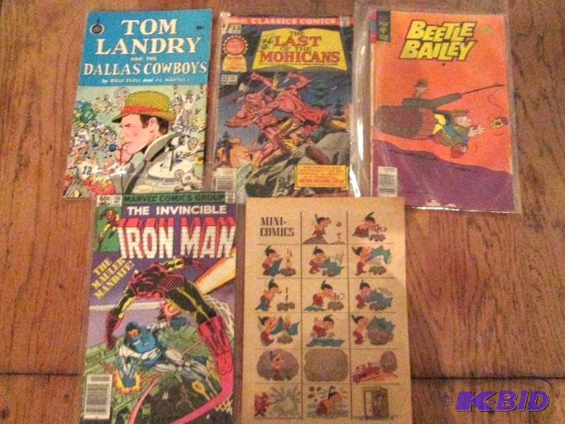 Lot of 5 comic books Tom Landry, Captain Amer...