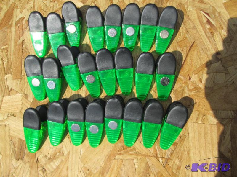 Lot of nice clips, have magnet and rubber gri...