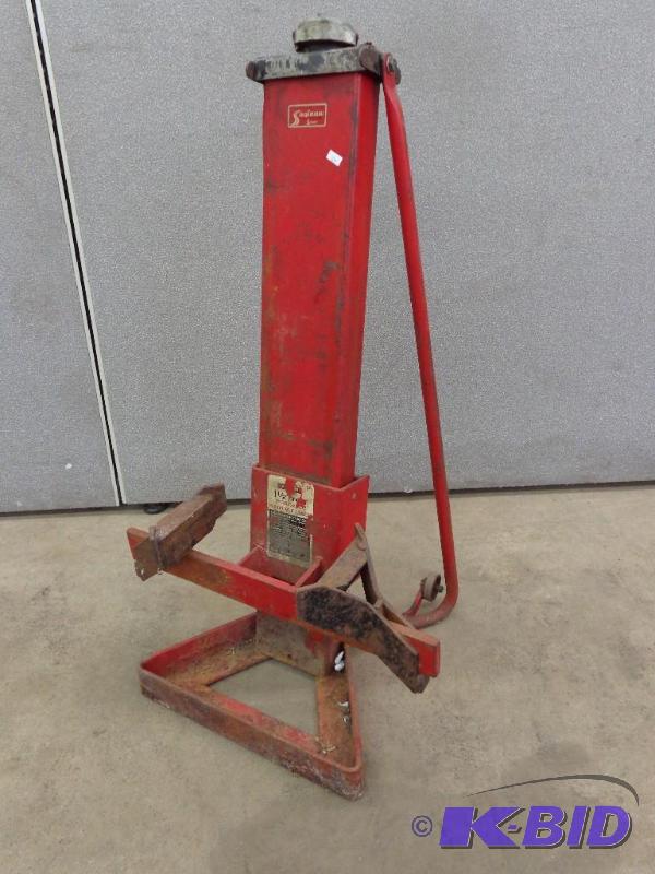 lot 107 image: 1 12 Ton Portable Service Jack Name on Jack ...