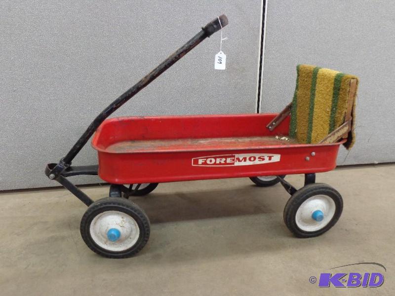 lot 109 image: Foremost Wagon With Backrest   Wheels mo...