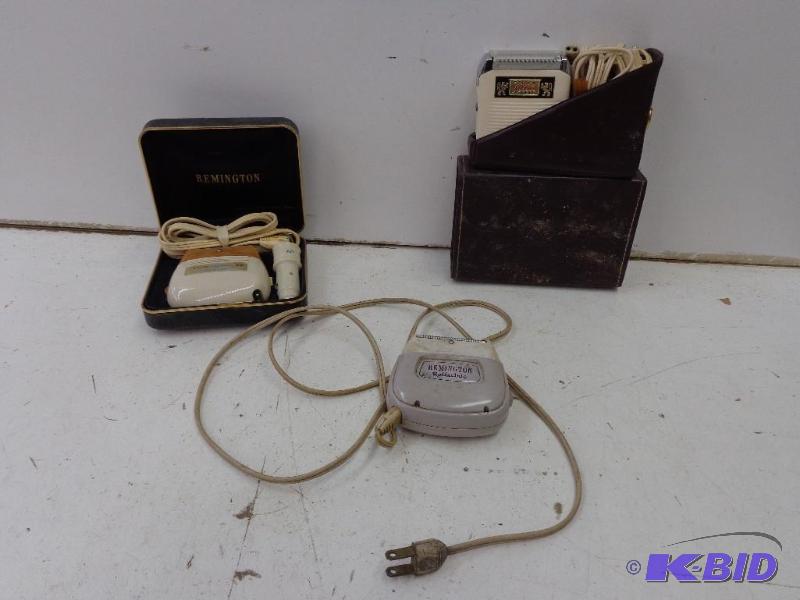lot 130 image: Old Electric Razors  Chick 10-66 (3 Spee...