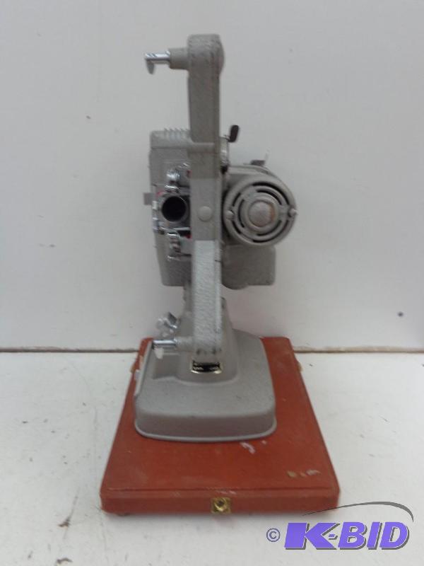 lot 146 image: Keystone 109D&nbsp8mm Film Projector Serial ...