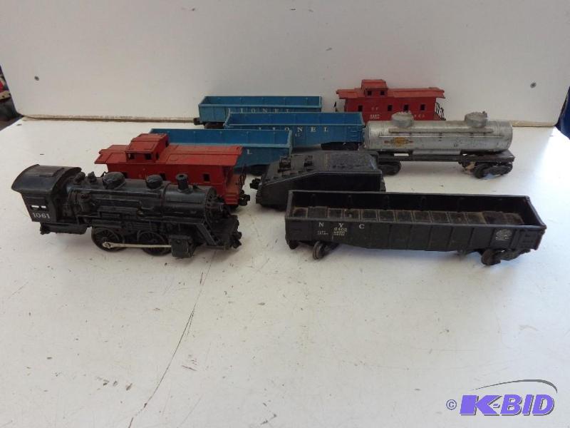 lot 148 image: Lionel Trains and Tracks  Trains has Lionel S...