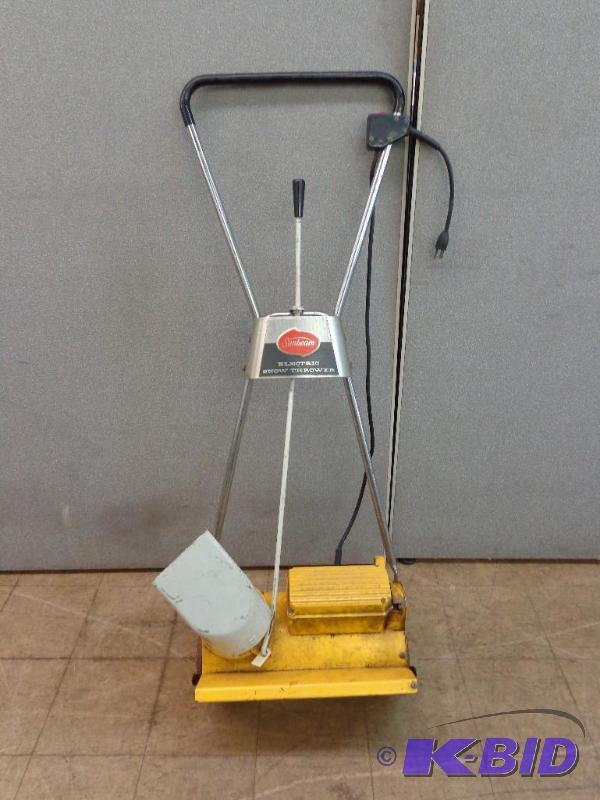 lot 153 image: Sunbeam Electric Snowblower Model DSA  1...