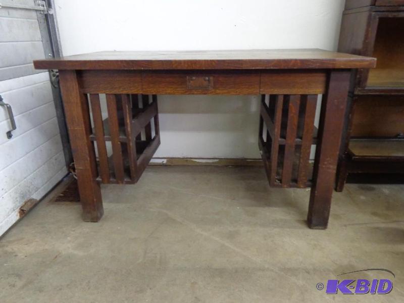 lot 157 image: Oak Table Solid Wood Constuction Sturdy No Wo...