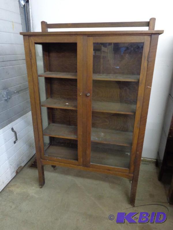 lot 158 image: Oak Cabinet 2 Glass Swinging Hinged Doors (Le...