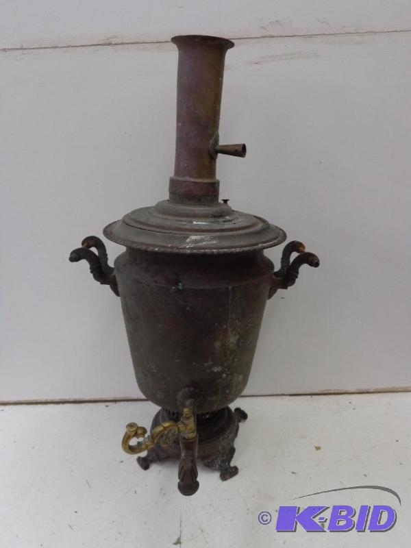 lot 42 image: Brass &nbspSamovar  With Removable Chim...