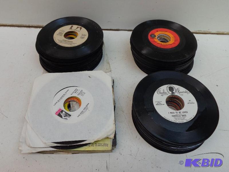 lot 44 image: Large Selection of Old 45 Records Various Gro...