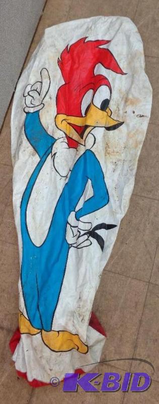 lot 46 image: Woody Woodpecker Bop Bag 1971 Walter Lantz Pr...
