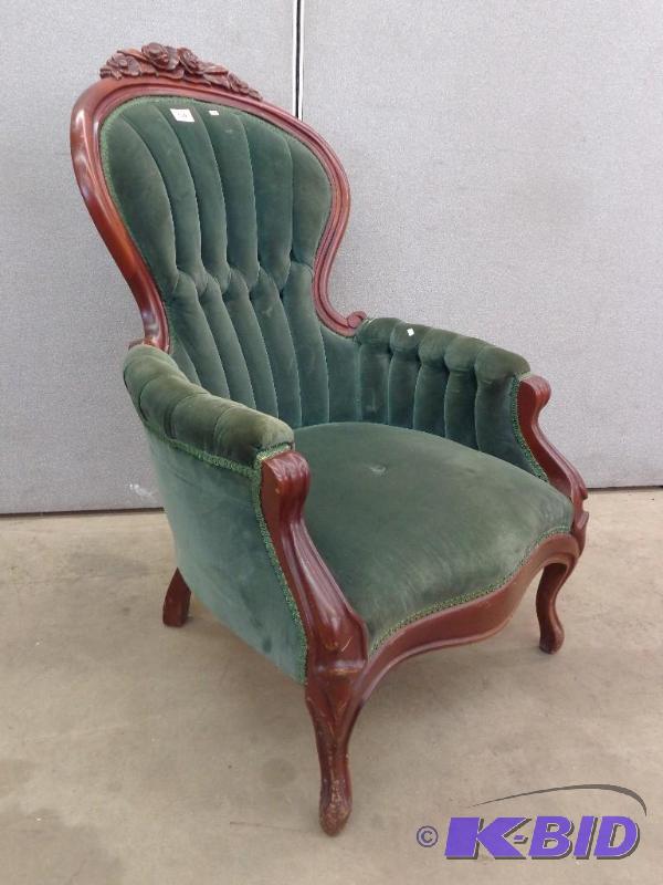 Carlton McLendon Furniture Co. Victorian Quee... | Antiques and