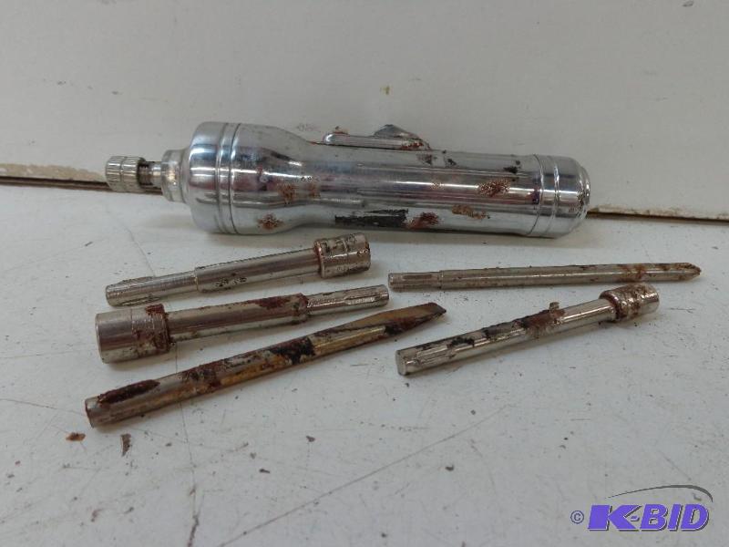 lot 58 image: Old Multi Tool wLight Ash Flash Hong Kong Br...