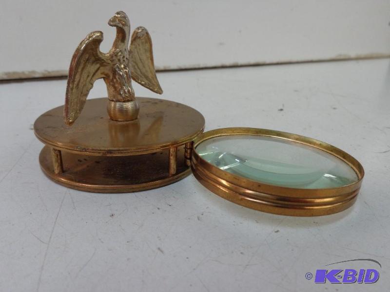 lot 59 image: Desktop Eagle Magnifying Glass   Metal B...