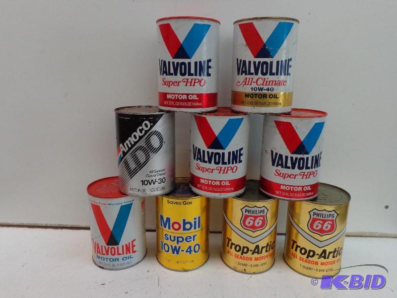 lot 7 image: Old Oil Cans Still With Oil Inside  3 Ca...