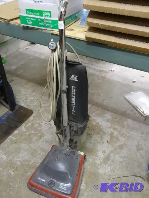 Sanitaire E2 Kleen commercial vaccumm...
