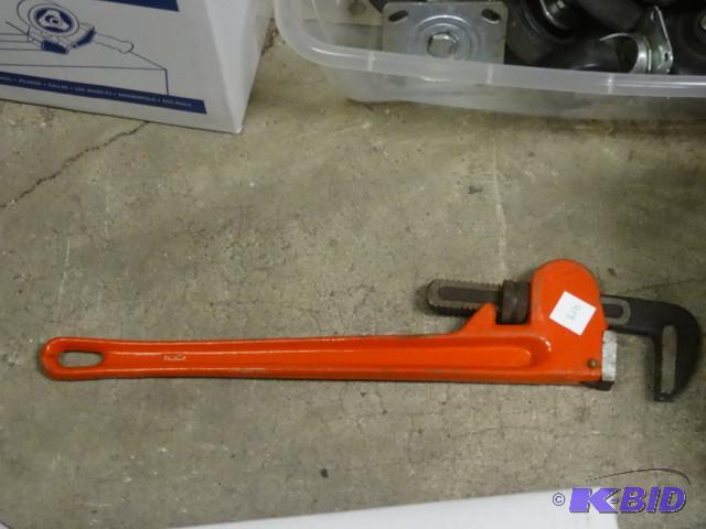 24&quot Pittsburgh pipe wrench....