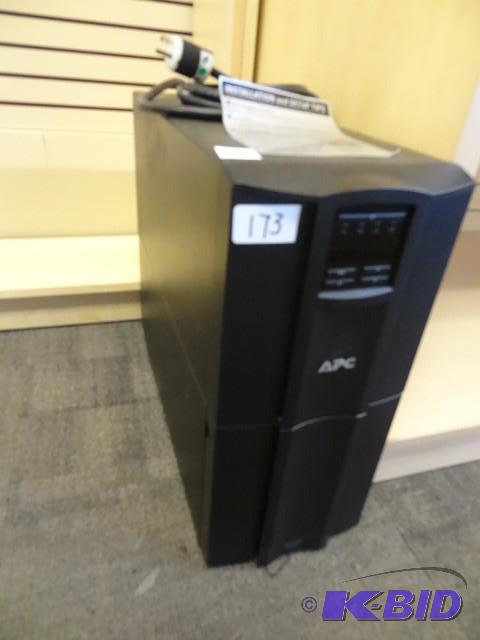 APC smart ups 2200. Used but only 6 months ol...