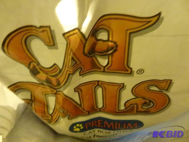 lot 143 image: Approx 50 lbs Cat Tails Kitty Litter...