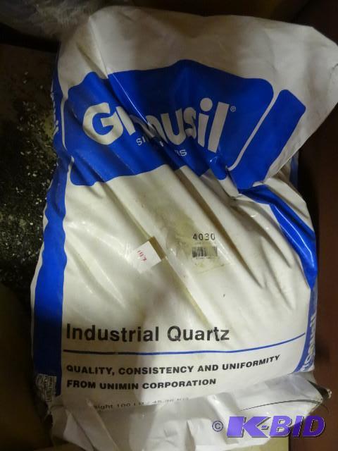 lot 147 image: Approx 150 lbs Granusil quartz sandblasting m...
