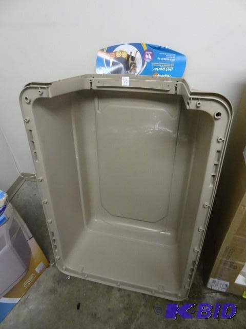 lot 15 image: New Aspenpet Pet Porter dog cage for dogs 50-...