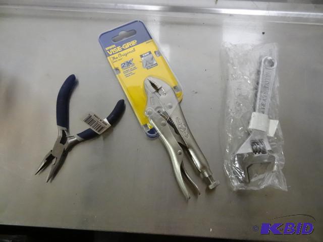 lot 164 image: New 3 pc tool lot incl ViseGrip Pliers, Cresc...