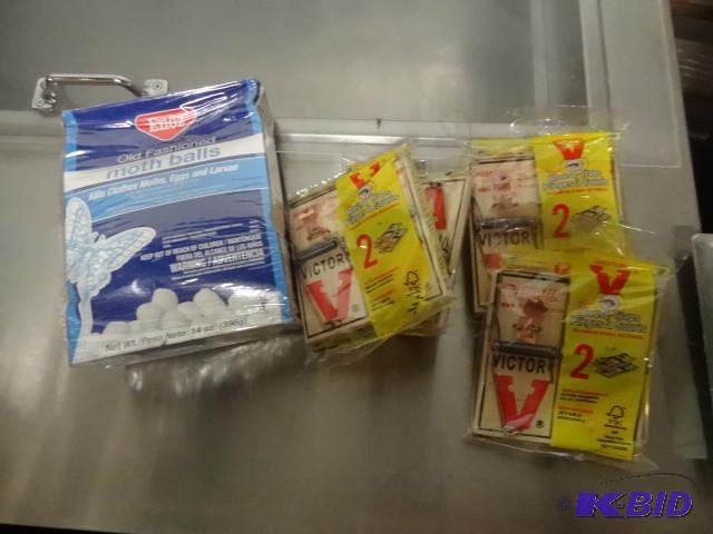 lot 165 image: New Qty 5 Victor Mouse Traps and 14 oz box of...