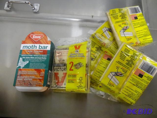 lot 166 image: New Qty 5 Victor Mouse Traps and 14 oz box of...