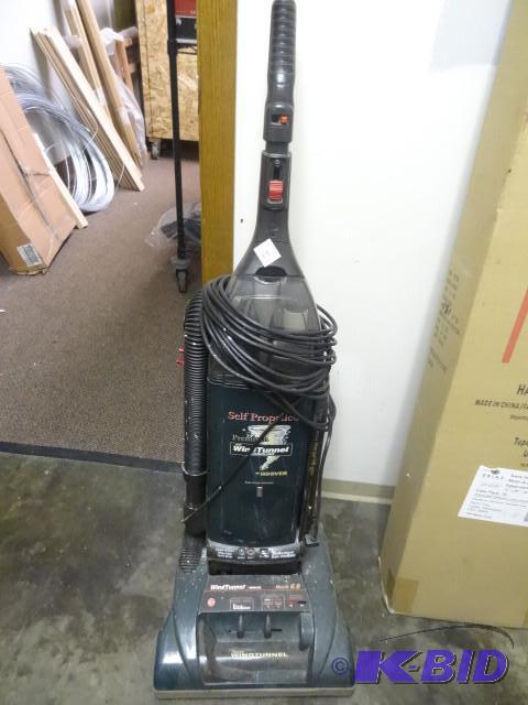 lot 17 image: Used Hoover Premium Wind Tunnel Self Propelle...