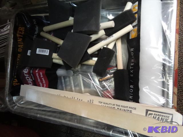 lot 209 image: New Painters Lot incl Metal Roller Tray, 9in ...