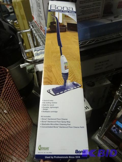 lot 245 image: New Bona Hardwood Floor Cleaning kit. Incl. H...