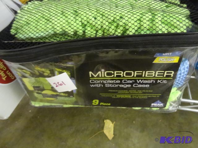 lot 261 image: New 9 pc Microfiber Complete Car Wash Kit wit...