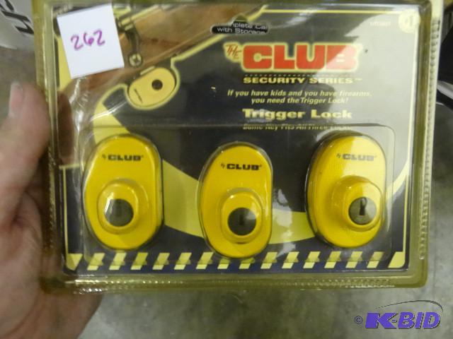 lot 262 image: New The Club Security Series gun trigger lock...