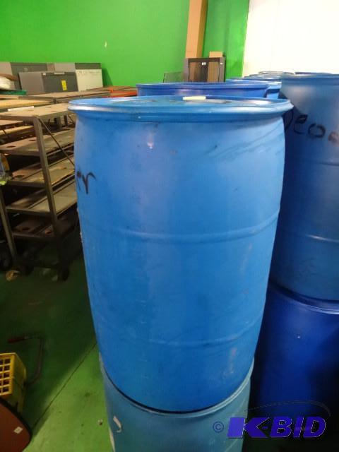 lot 282 image: Used 55 gal Blue Plastic Drum...