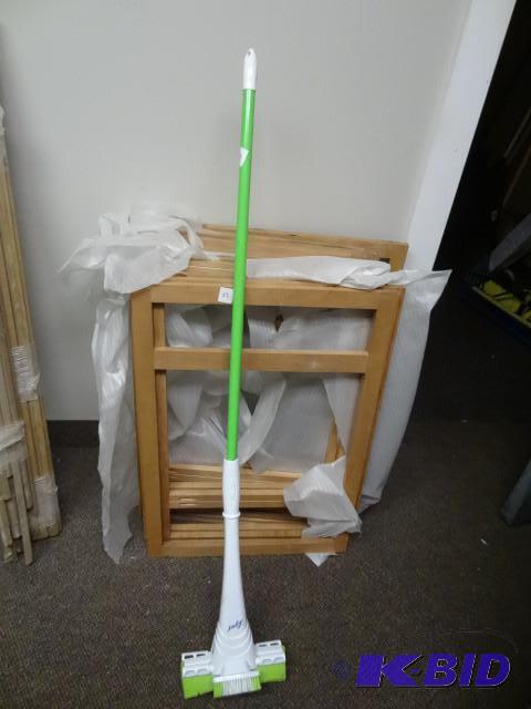 lot 40 image: New Lysol wringable sponge mop with scouring ...