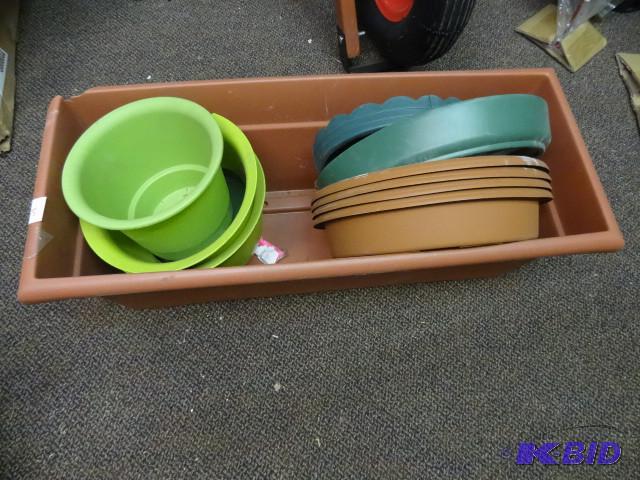 lot 55 image: Lot Planters, pots and bases. Some have crack...