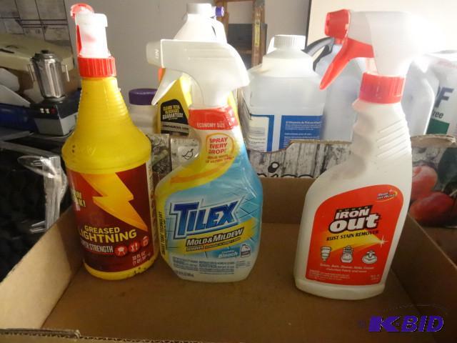 lot 67 image: New lot Tilex Mold and Mildew with bleach 32 ...