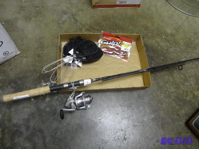lot 7 image: Shakespeare Contender Graphite fishing rod wi...